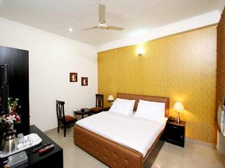 Shubham Guest House - Tap to explore photos