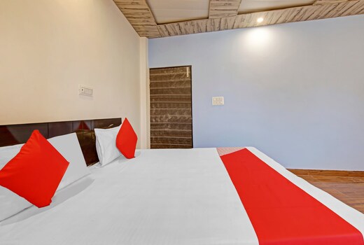 HOTEL DIVINE STAY NEAREST TAJ HIGHWAY GZB