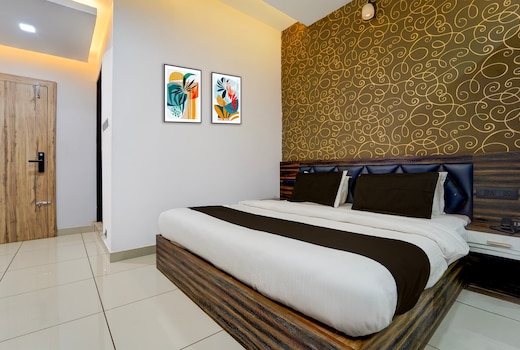 Hotel O by OYO REFRESH INN & SUITES