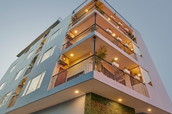 Minimalist Poshtel & Suites @HauzKhas, Delhi