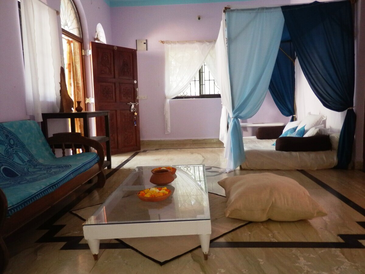 Lorenzos THE HIDEAWAY HOUSE - fast WiFi - Tap to explore photos