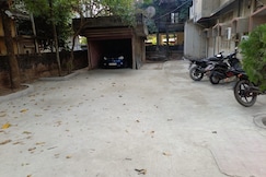 Deep Da's Den, Guwahati