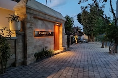 Padini's Villa & Coffee, Bali