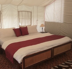 Deluxe Camp