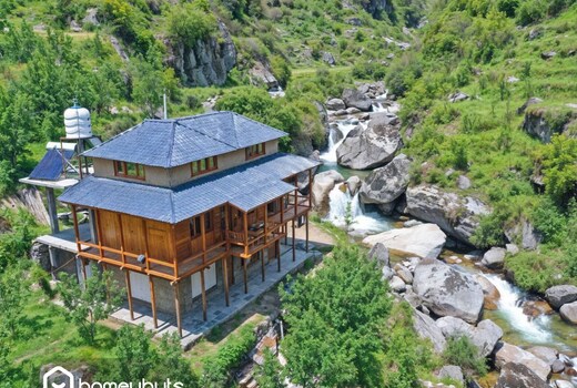 Parth River Touch 2BR Tirthan Valley| by Homeyhuts