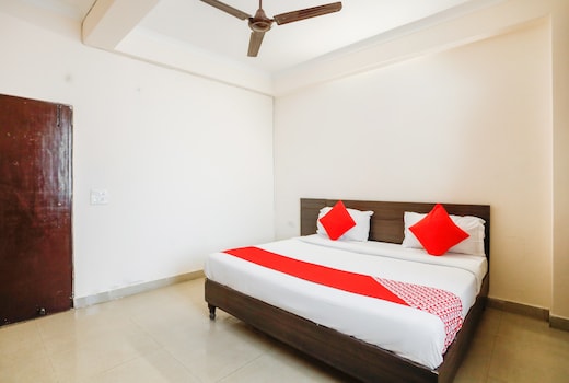 Hotel O Av Residency Near Botanic Garden Of Indian Republic