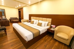 Hotel Samrat | On Mall Road with Complimentary Parking, Mussoorie