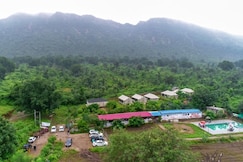 Polo Retreat Resort, Vadali