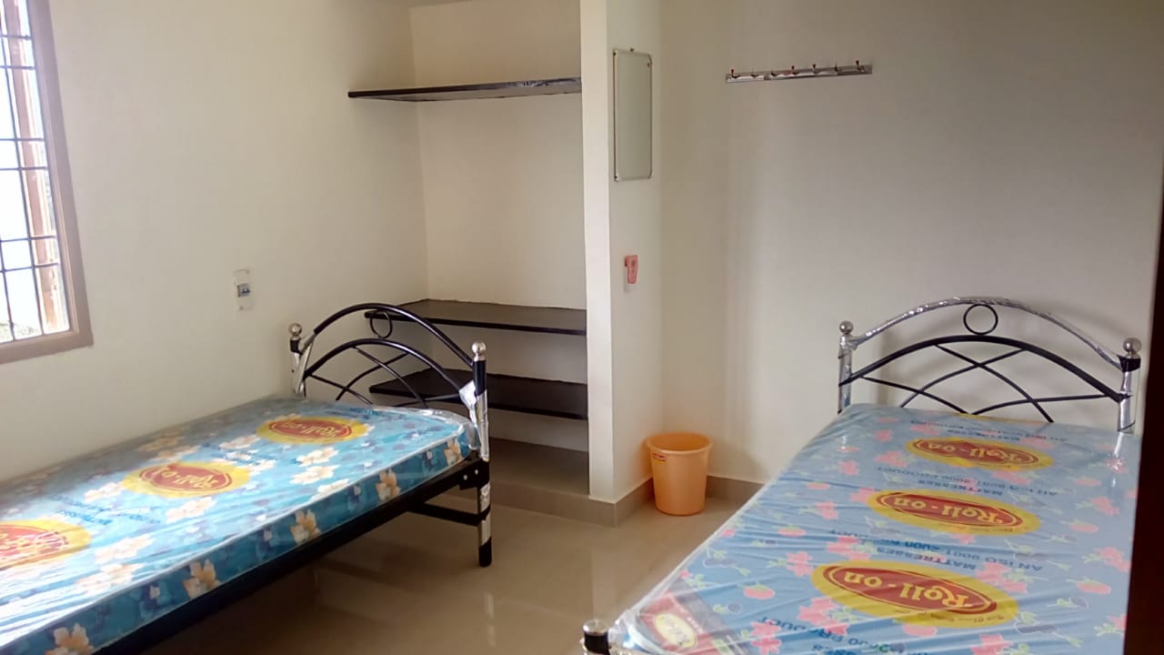 Sai Men's Hostel, Urrappakkam - Tap to explore photos