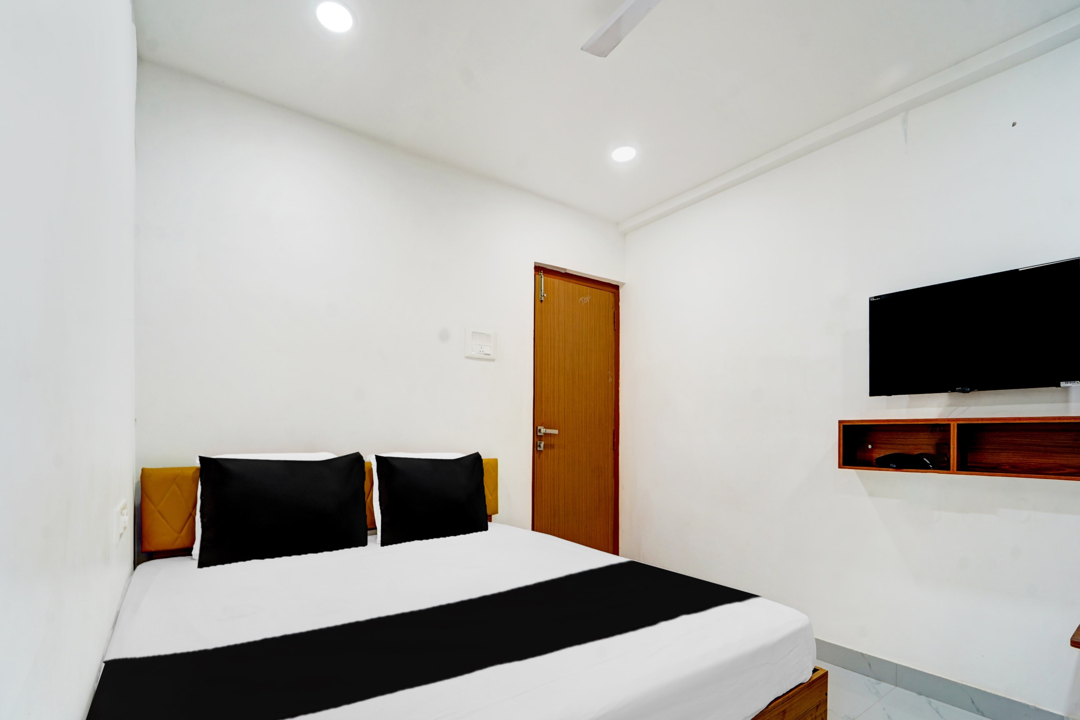 Hotel O Vasantham Residency - Tap to explore photos