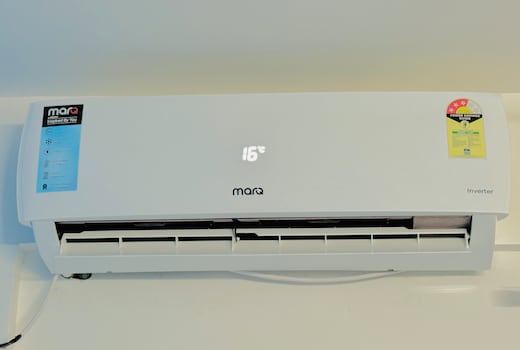 Tranquil Blue Getaway Pent house for couples Ac