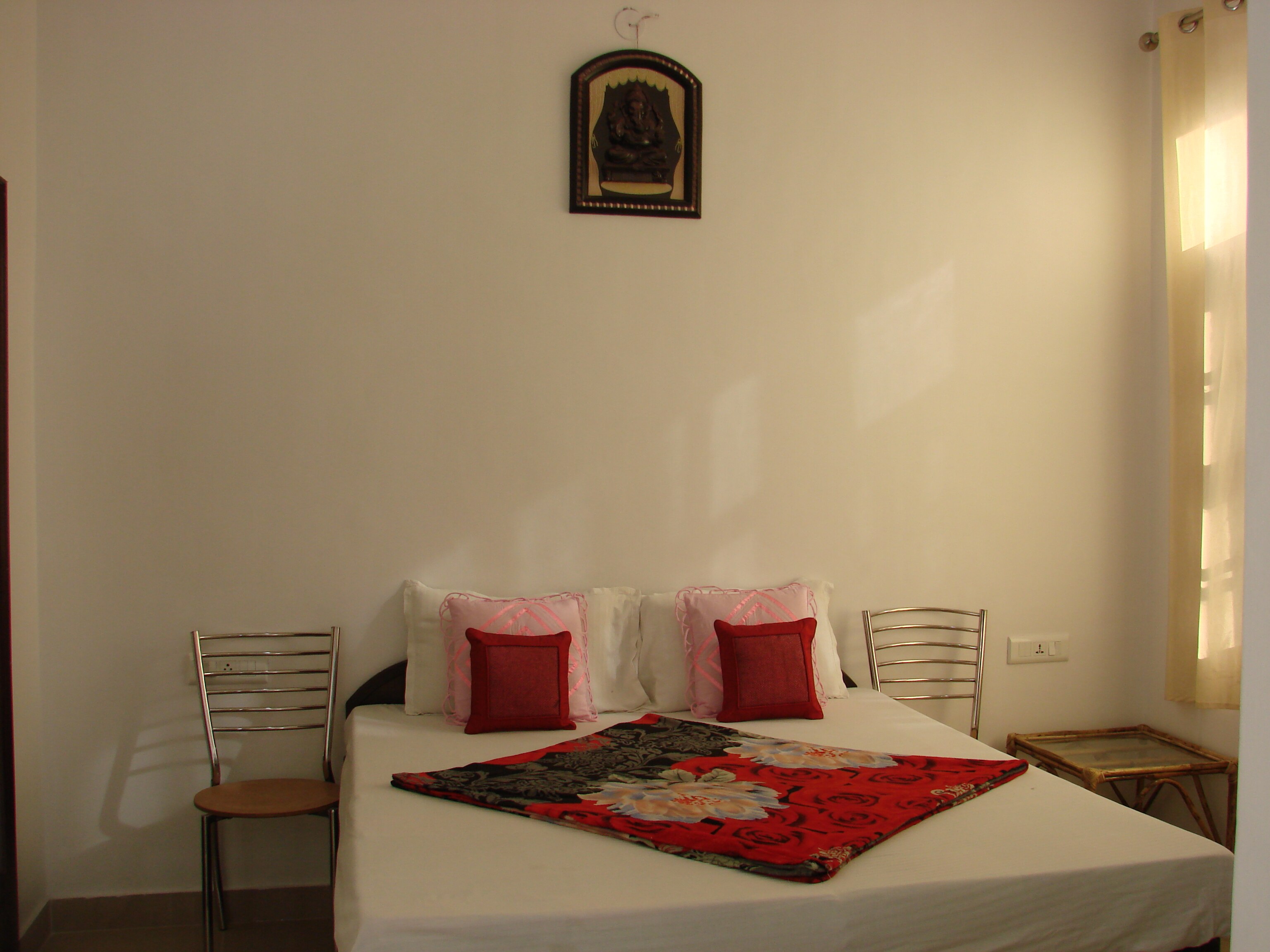 Hotel Vyas - Tap to explore photos