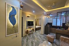 Peaceful 2BHK for Families| By OMI Stays | Gandhipath, Jaipur