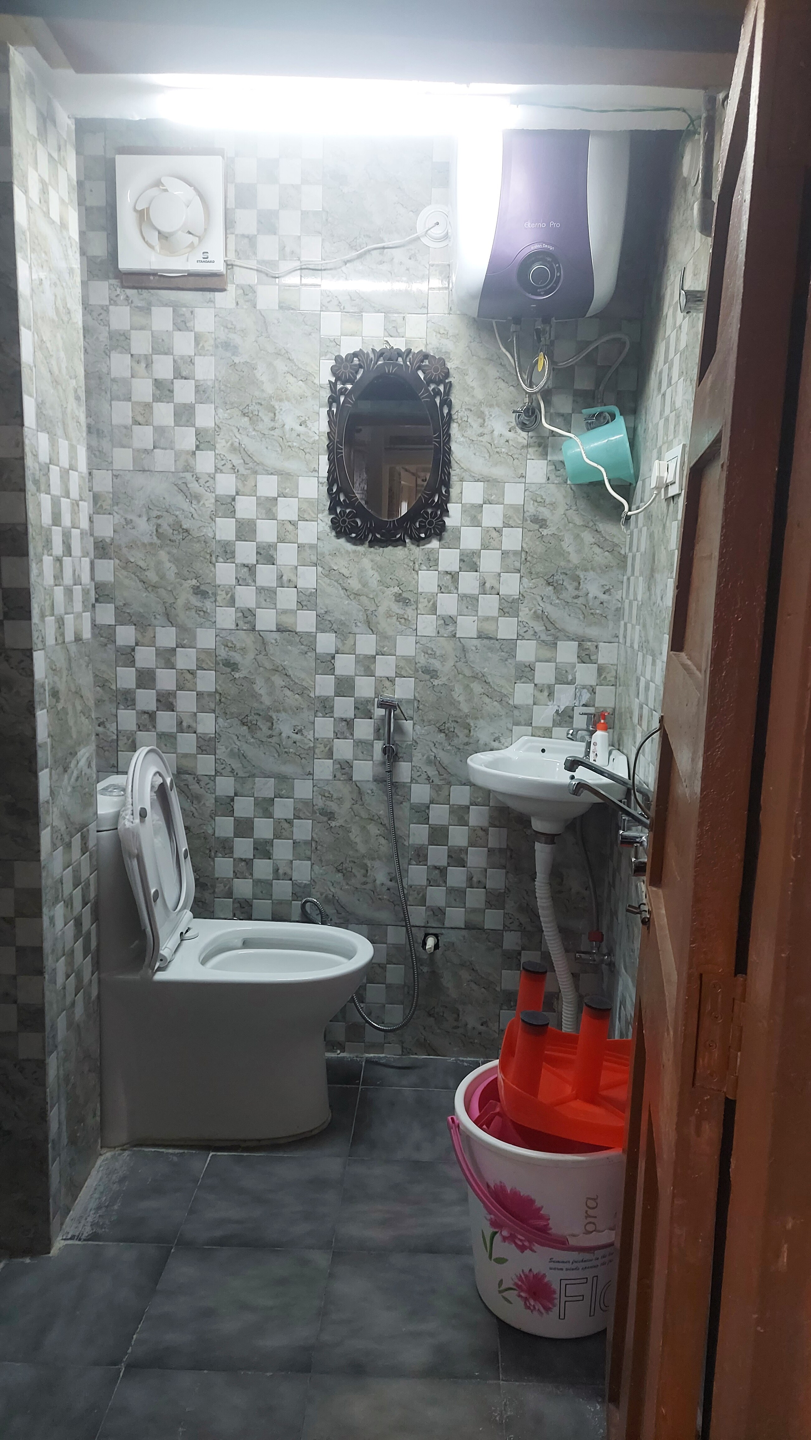Kaushal's Homestay and suites - Tap to explore photos