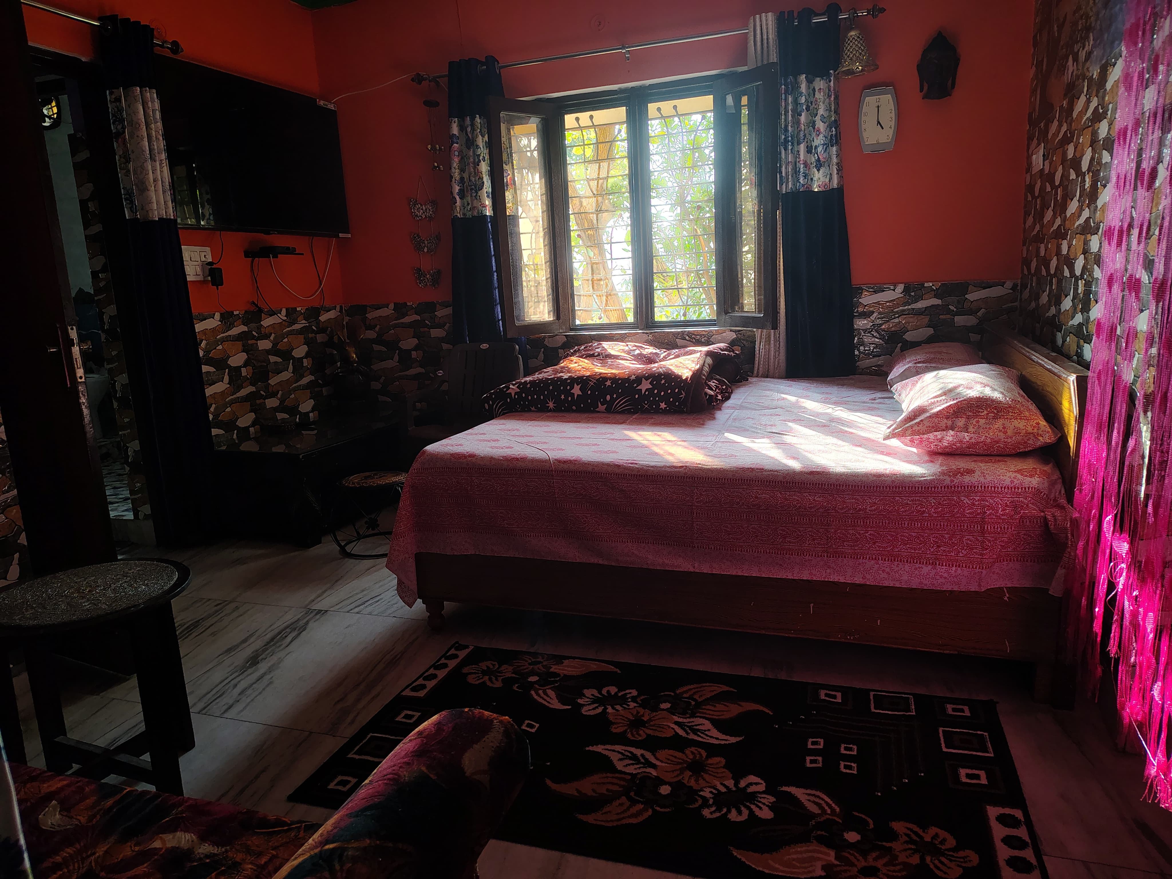 DARSHAN LEELA HOMESTAY - Tap to explore photos