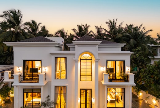 The Coastal Casa|4BHK Luxury with Heated Pool