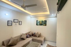 Sukh Sansaar | Luxury Mountain View 1BHK, Rishikesh