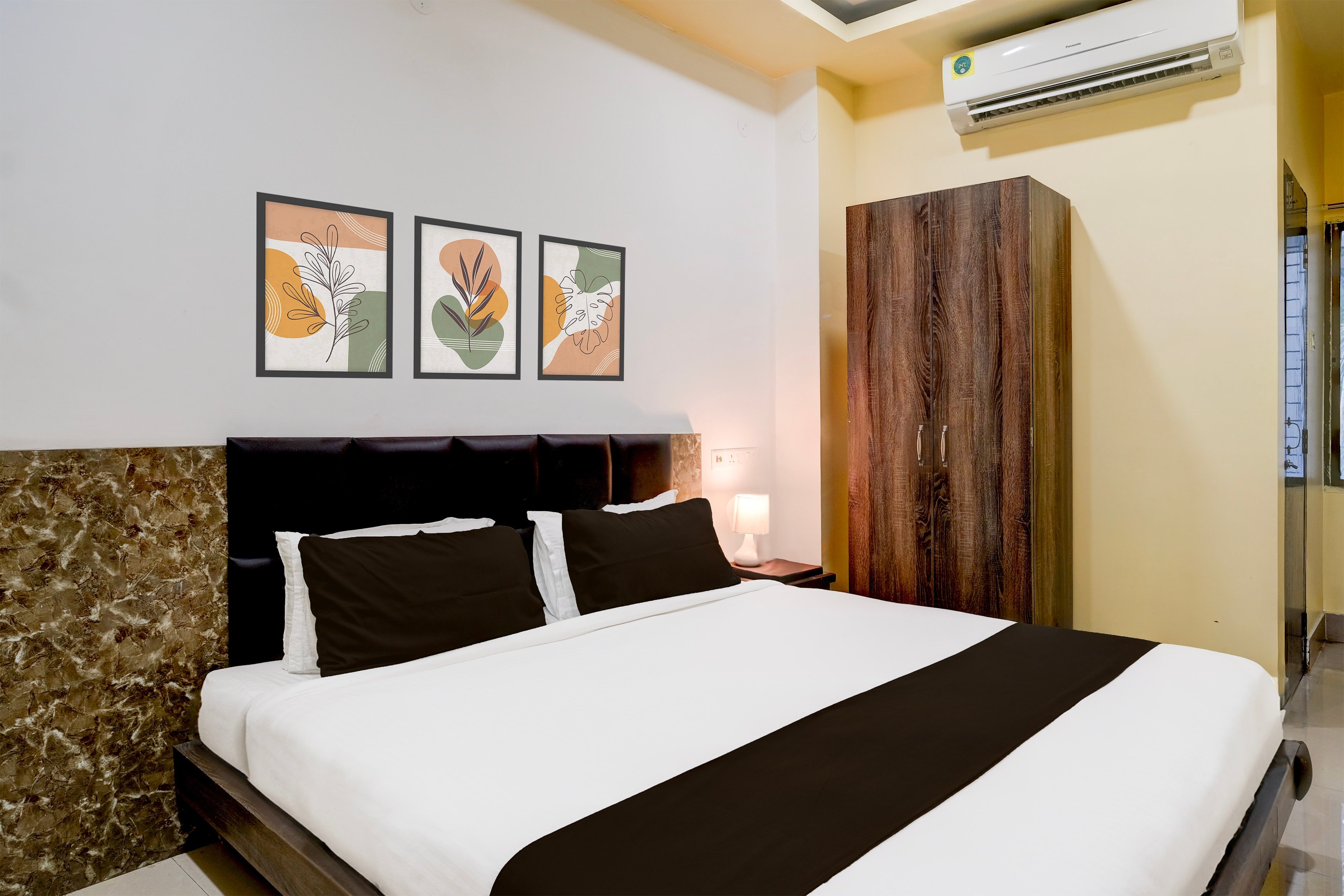 Hotel O Royal Park Residency - Tap to explore photos