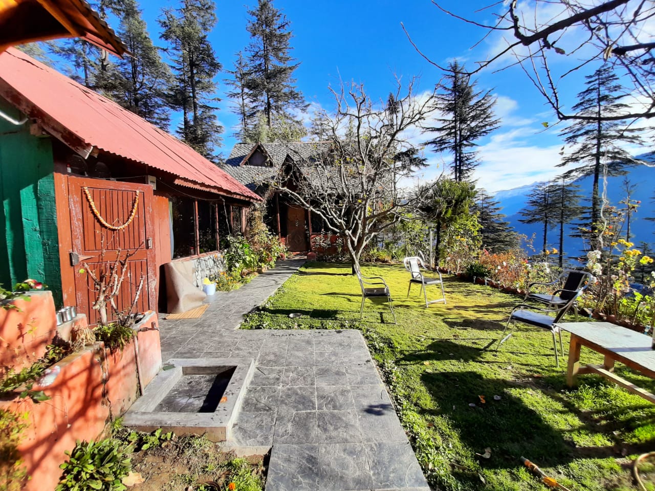 Latoda Hut And Pine Wood Cottage Best Rates On Jibhi Hotel Deals Reviews Photos