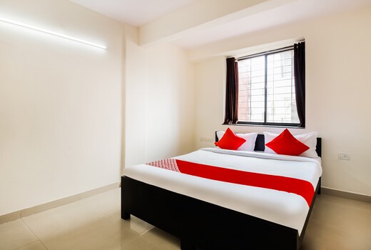 Hotel O Galaxy Near INOX