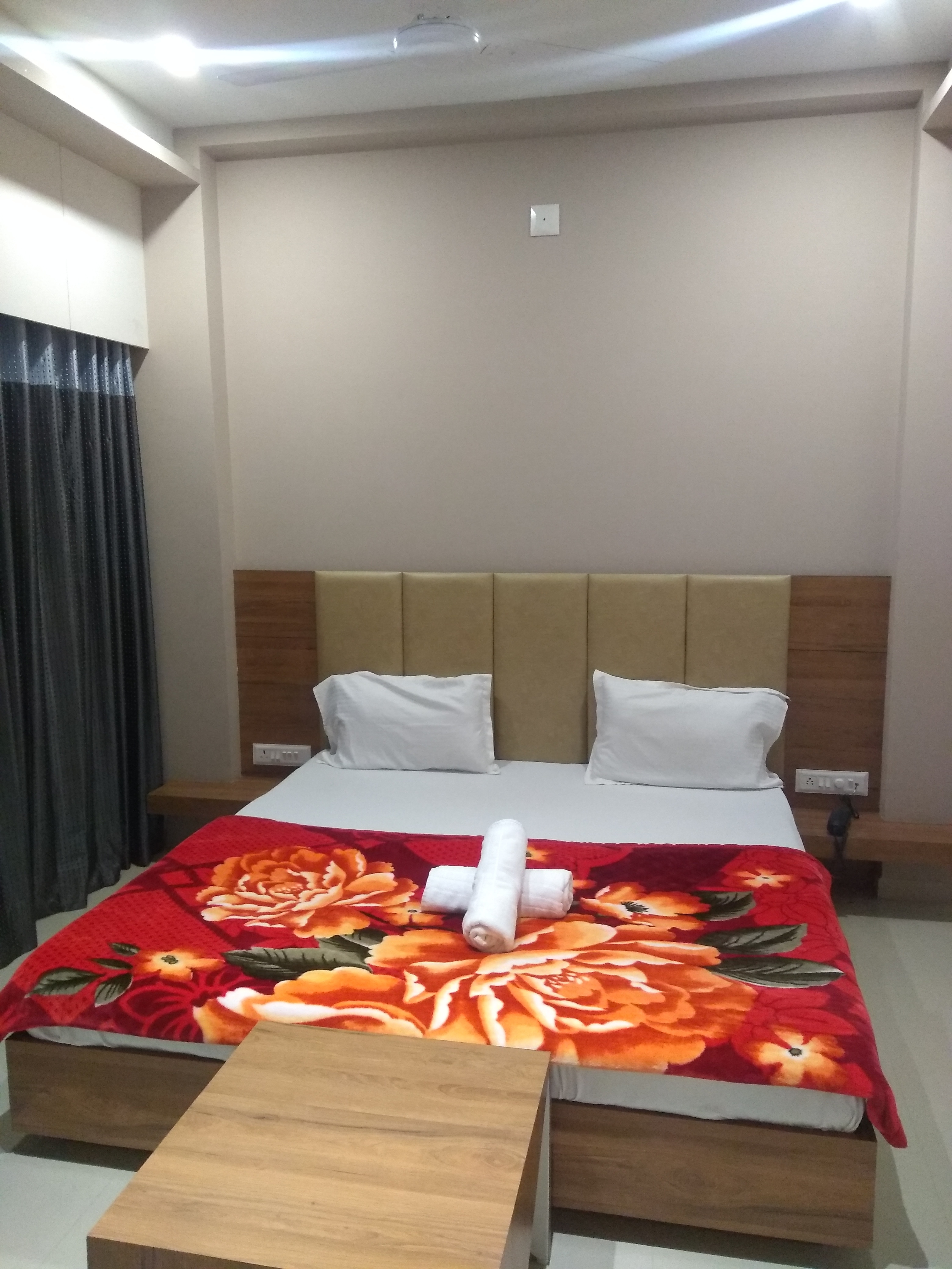 Hotel Bhagwati, Abu Road - Tap to explore photos