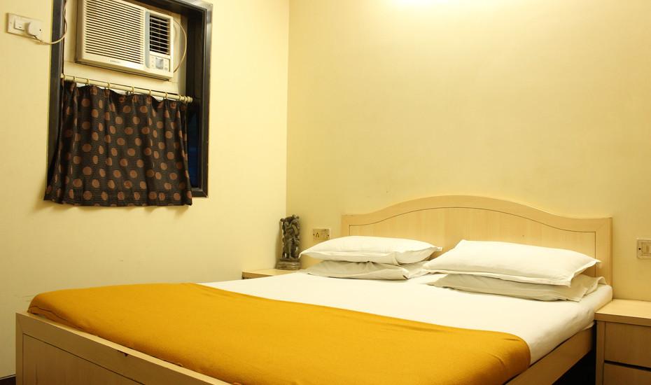 Hotel Hira Palace - Tap to explore photos