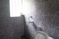 Elegant Sophisticated Pvt Room in Shared Home, Kolkata