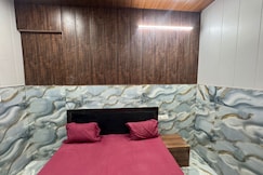 Hotel Yamnotri Dham, Mathura