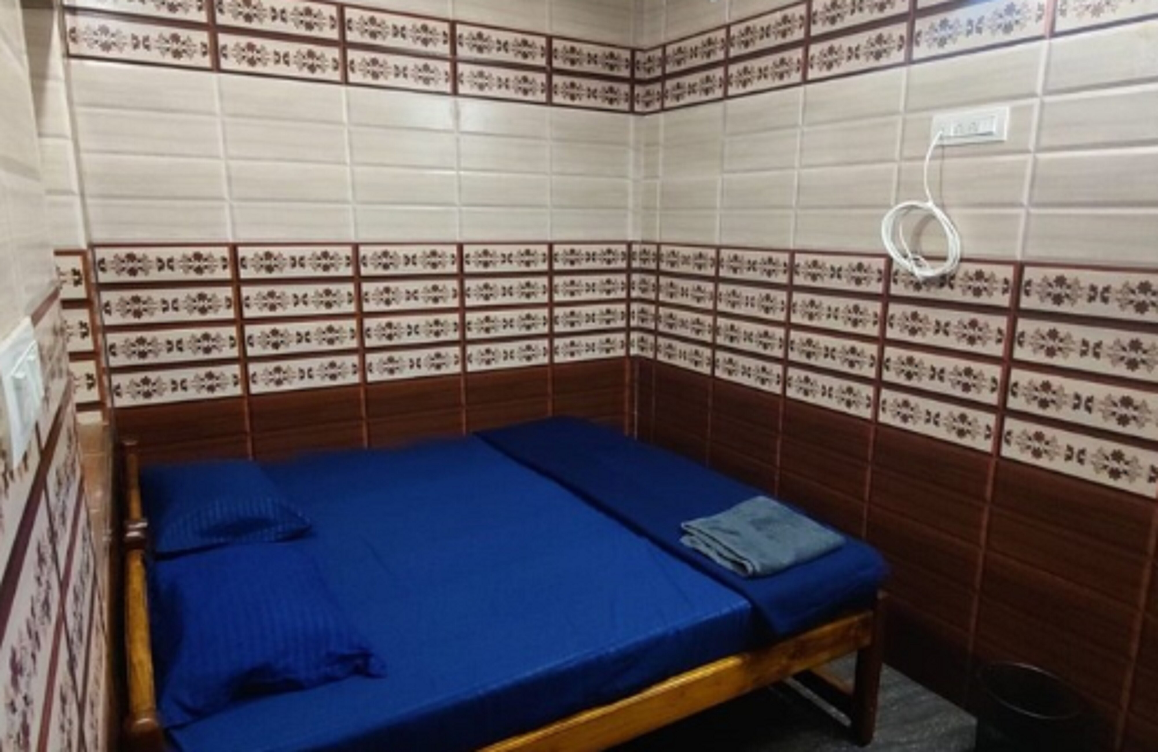 Tirumala comfort Hotel & Lodge - Tap to explore photos