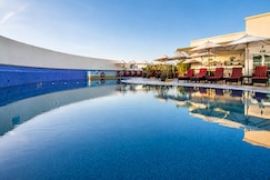 Sunday Hotel Holiday international Dubai, Dubai