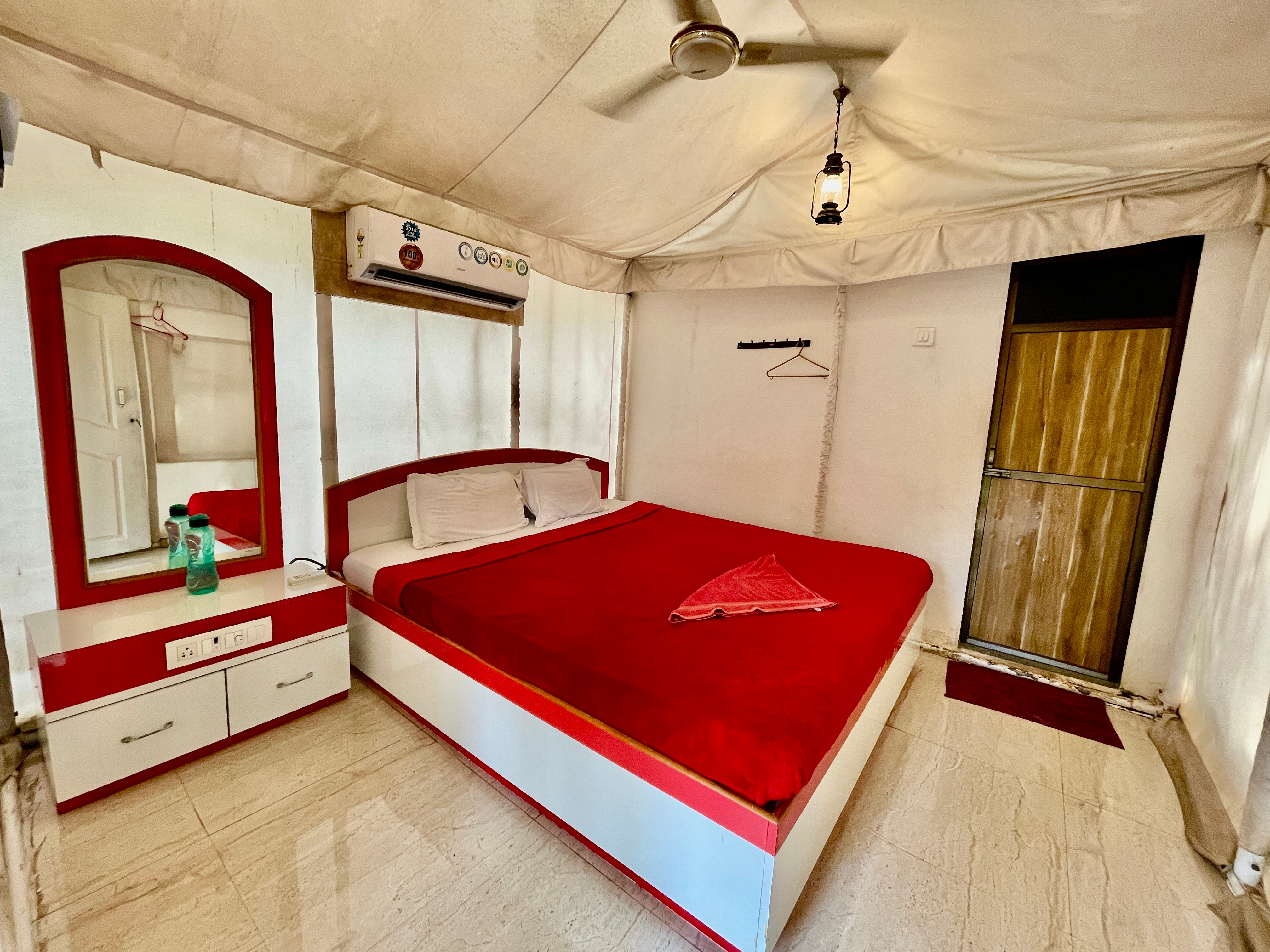 Sona Resort  Kelve Rd - Tap to explore photos