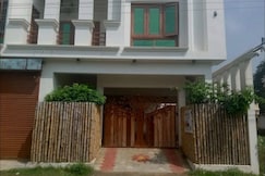 Moongile cottage, Kutralam