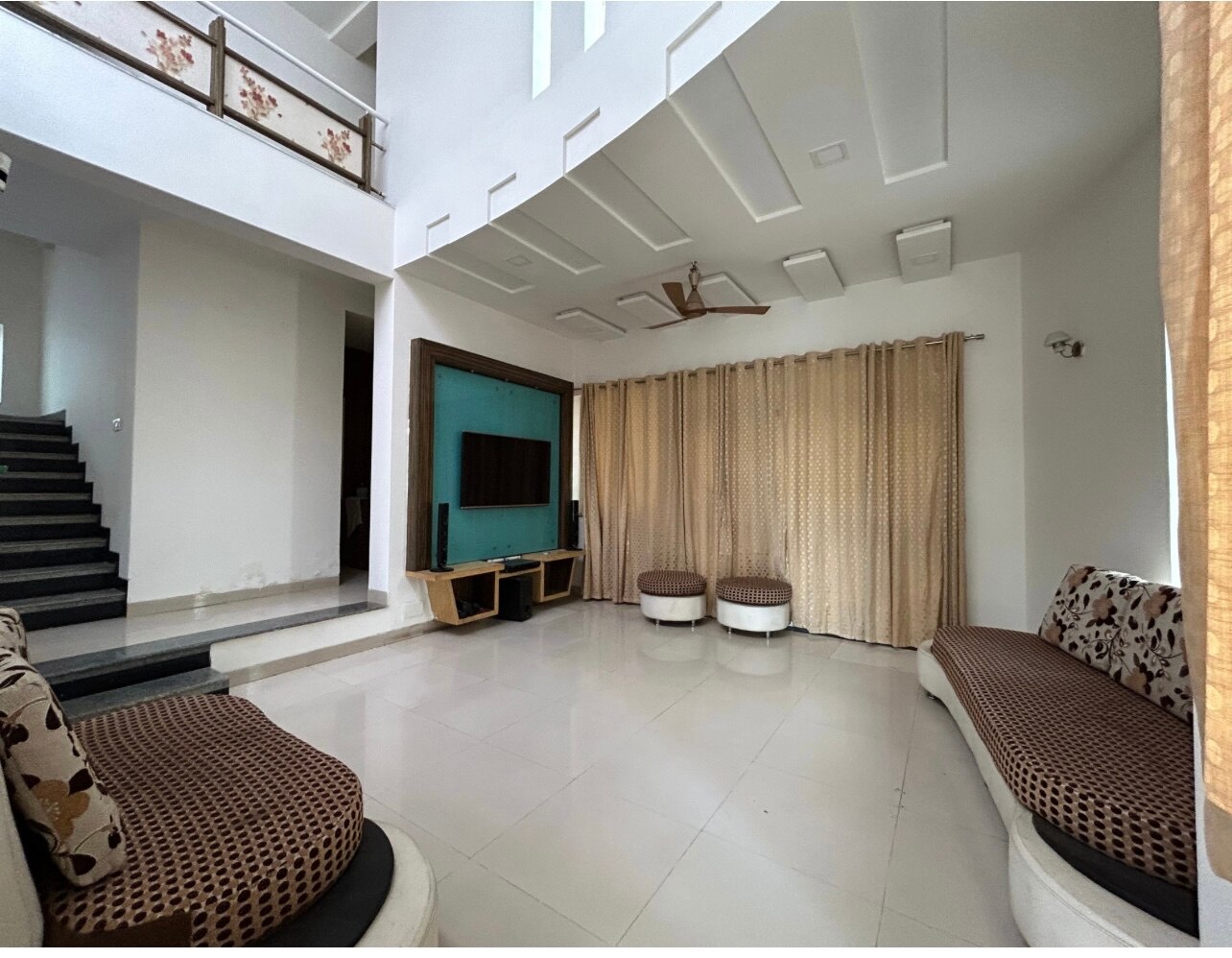Manjul villa - Tap to explore photos