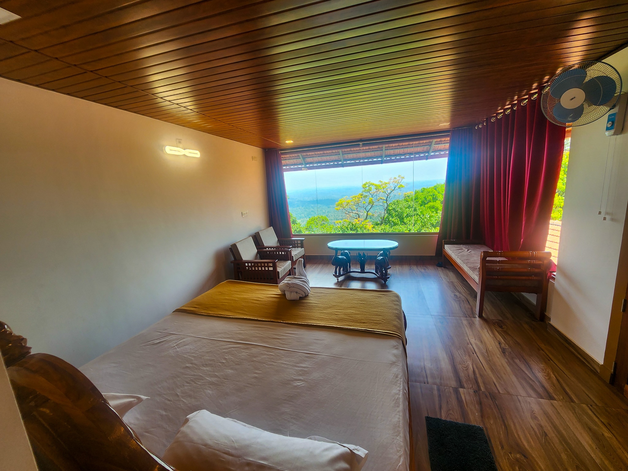 Celestial Heights Home Stay - Tap to explore photos