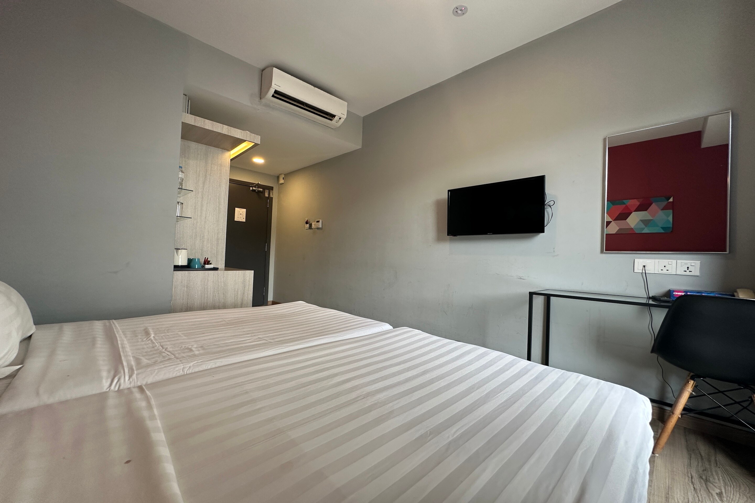 OYO Townhouse, Selayang formerly RHR Hotel - Tap to explore photos
