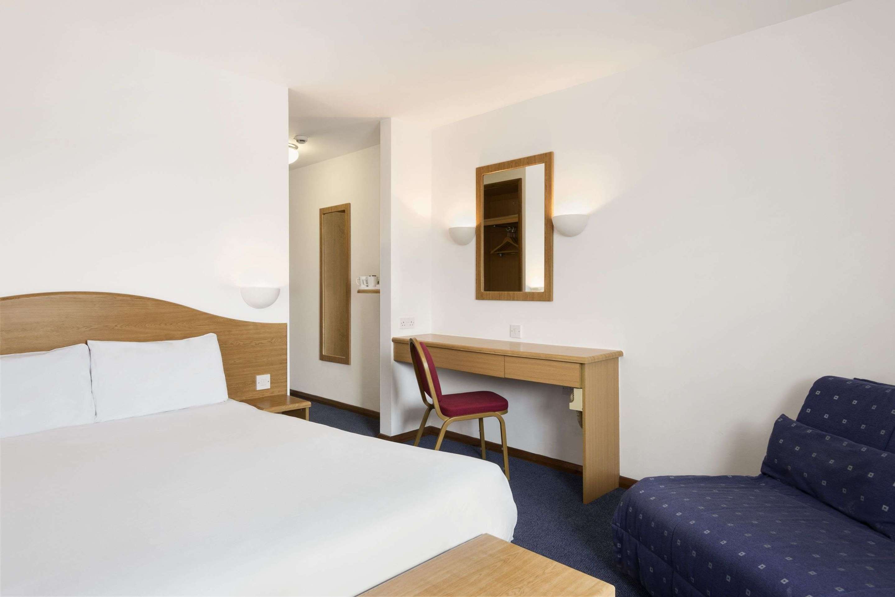 Days Inn by Wyndham Telford Ironbridge M54 - Tap to explore photos
