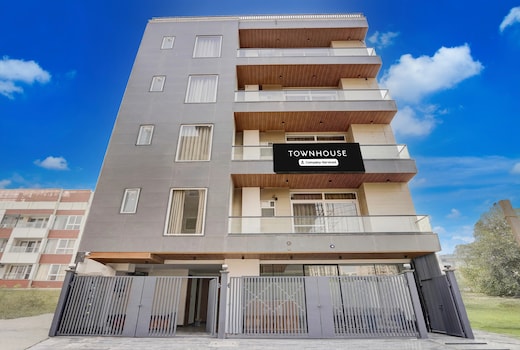 Super Townhouse Sector 49 Gurugram Formerly Hotel P66
