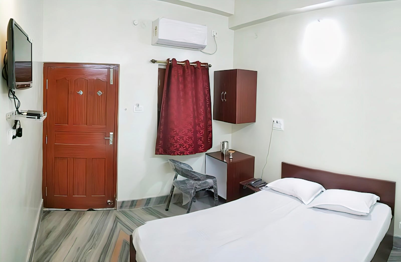 Hotel Ramcharan - Tap to explore photos