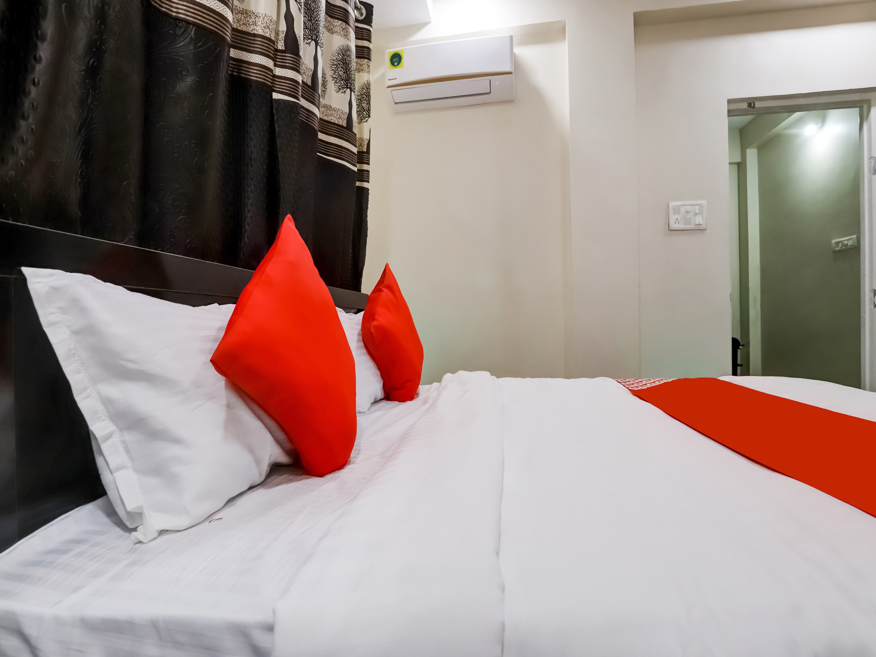 Hotel O SHRIDHAR CREATIVE Hotel & Restaurant - Tap to explore photos