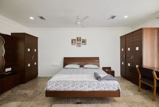 LakeView Penthouse Room @Himayatnagar