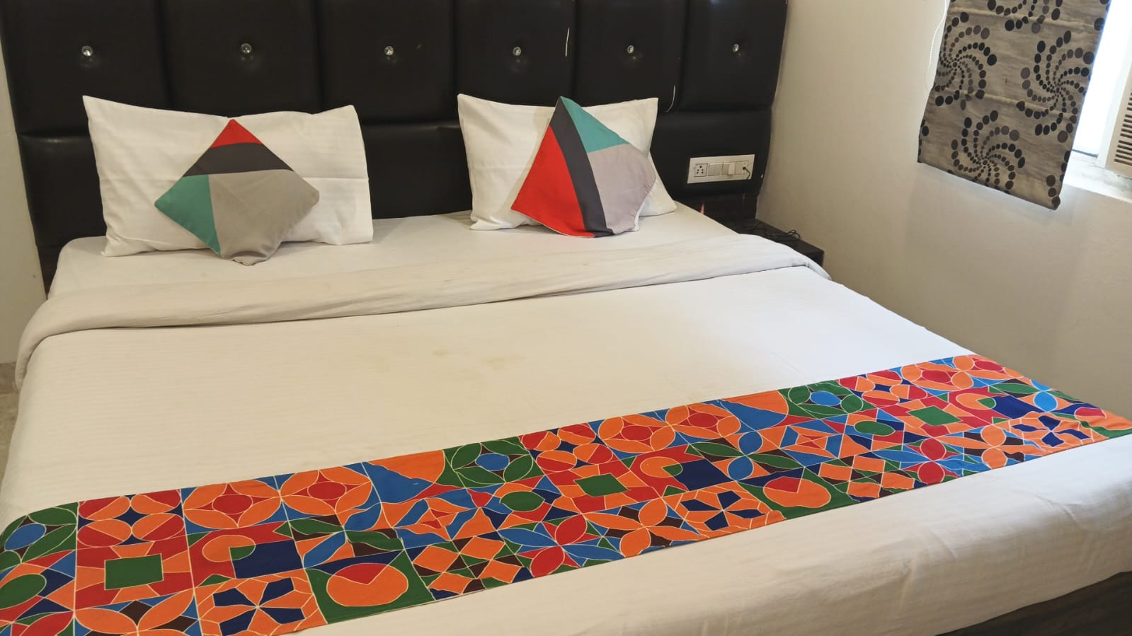 hotel traveller inn - Tap to explore photos