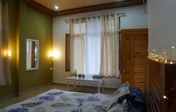 Mountain view with Kitchen room