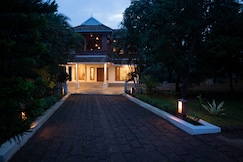 Poothali-Paddy View | Rooms & Restaurant, Nileshwar