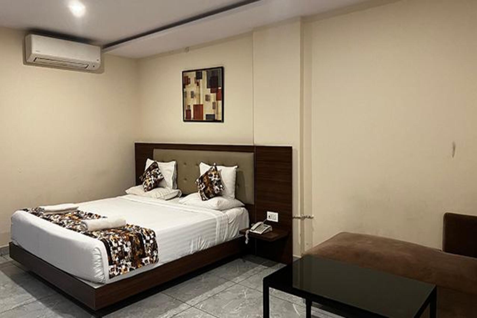 FabHotel Millennials - Tap to explore photos