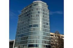 Parkside Hotel and  Apartments