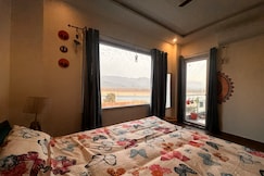Advaitam Ganga & Hill View by Ganges Ghat Homestay, Rishikesh