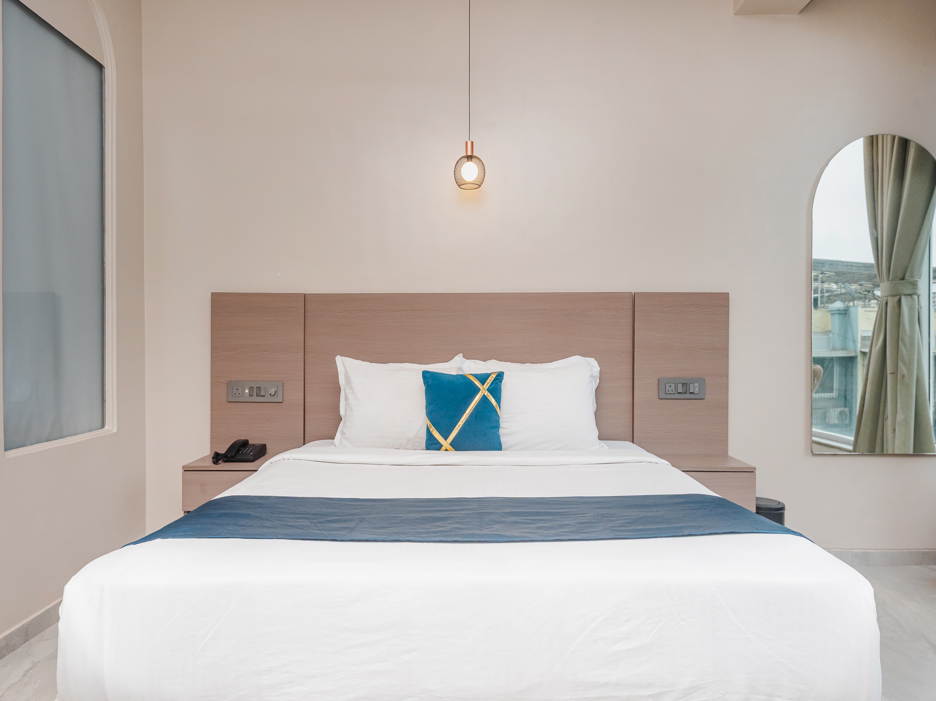 Hotel Aura Near Malad Link Road 5