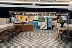 Hotel Yashoday, Sarwar