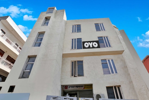 Hotel O 811753 Premium Rooms