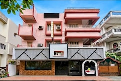 Collection O Shobhabazar Metro Station Kolkata, Kolkata